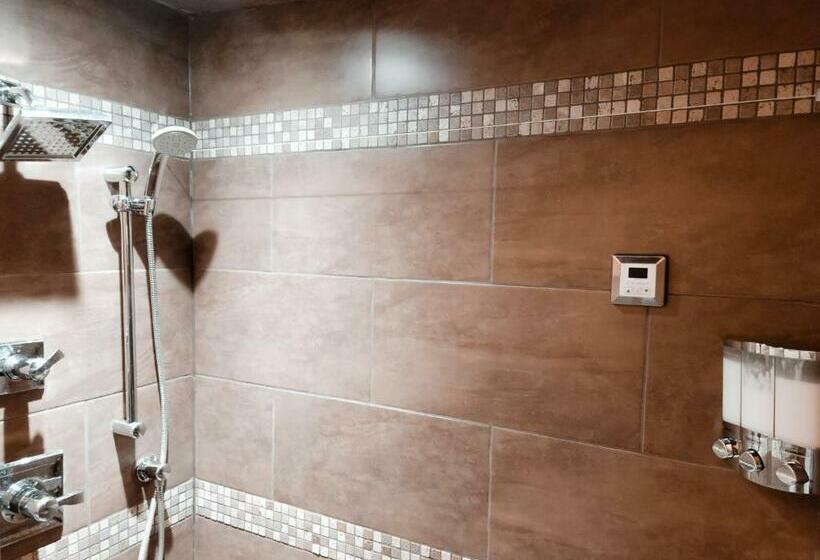 חדר דחוקס עם מיטת קינג, Along River Ridge