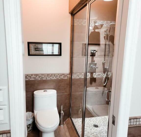 חדר דחוקס עם מיטת קינג, Along River Ridge