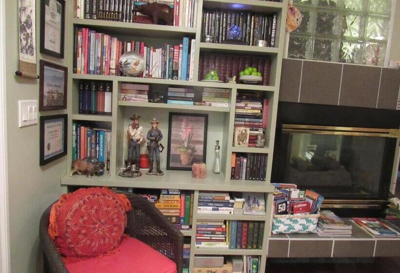 חדר דלוקס, Along River Ridge