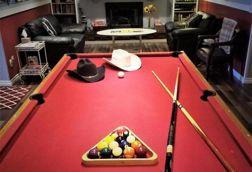 חדר סטנדרט, Along River Ridge