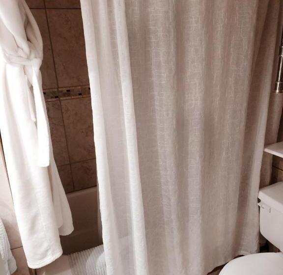 חדר סטנדרט, Along River Ridge