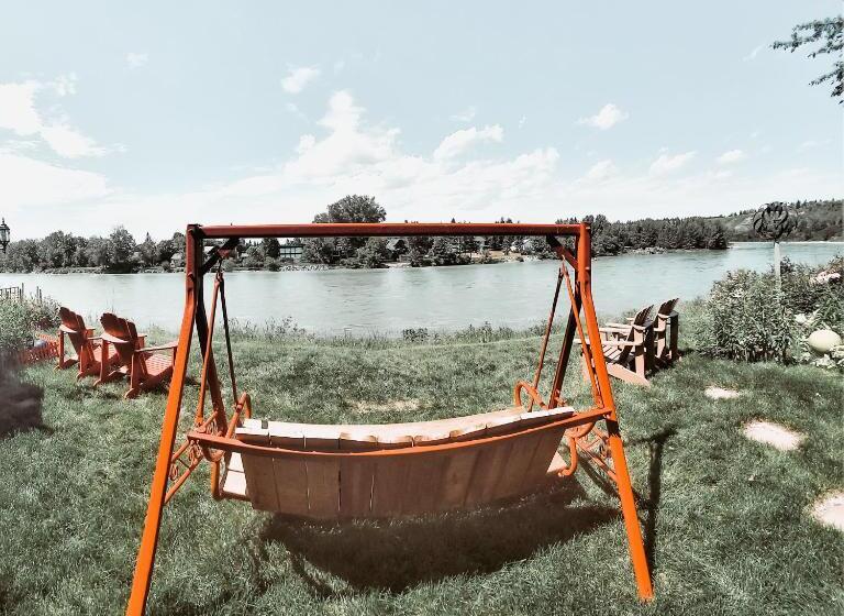 סוויטת 3 חדרי שינה, Along River Ridge