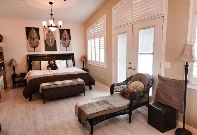 חדר דחוקס עם מיטת קינג, Along River Ridge