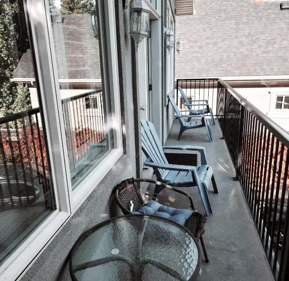 חדר דחוקס עם מיטת קינג, Along River Ridge