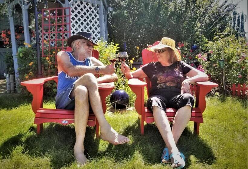 חדר דלוקס, Along River Ridge