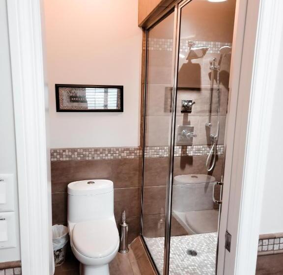 סוויטת 2 חדרי שינה, Along River Ridge