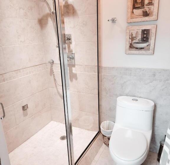 סוויטת 2 חדרי שינה, Along River Ridge