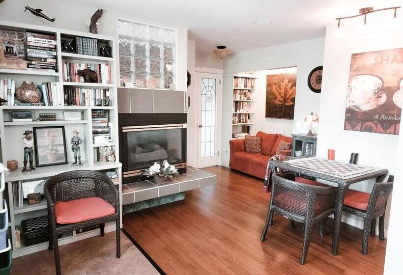 סוויטת 2 חדרי שינה, Along River Ridge