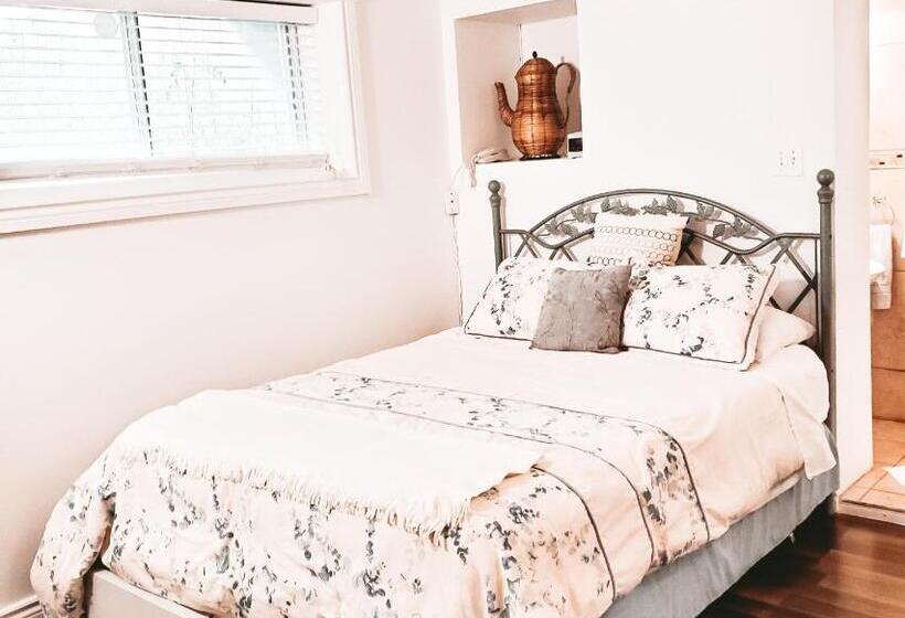 סוויטת 3 חדרי שינה, Along River Ridge