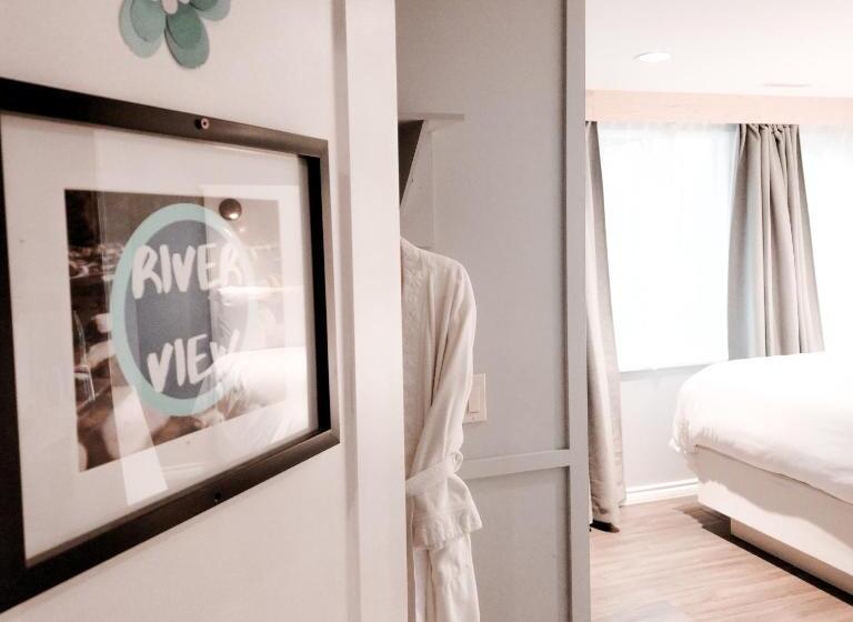 חדר דלוקס נוף לים, Along River Ridge