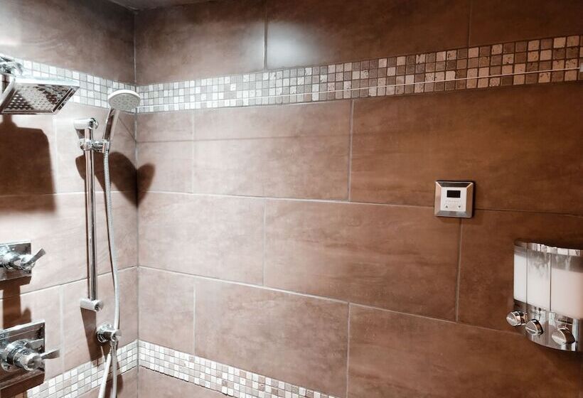 חדר דלוקס, Along River Ridge