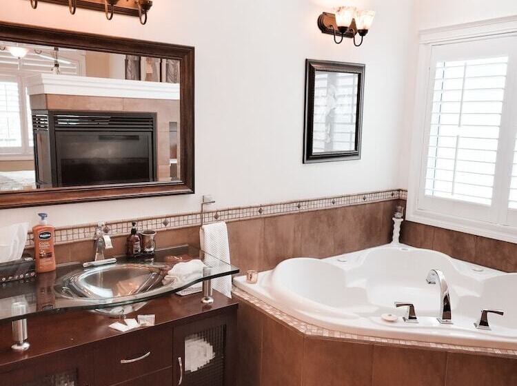 חדר דלוקס, Along River Ridge