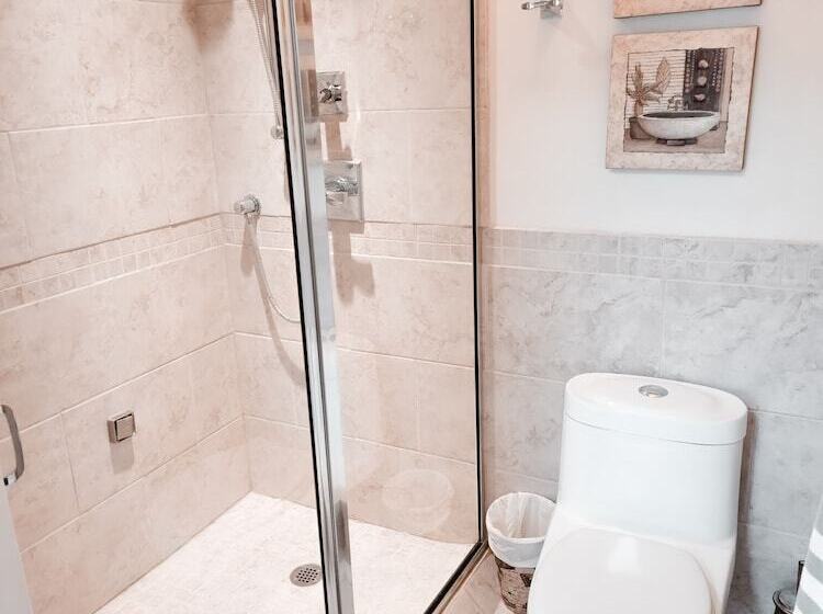 חדר דלוקס, Along River Ridge