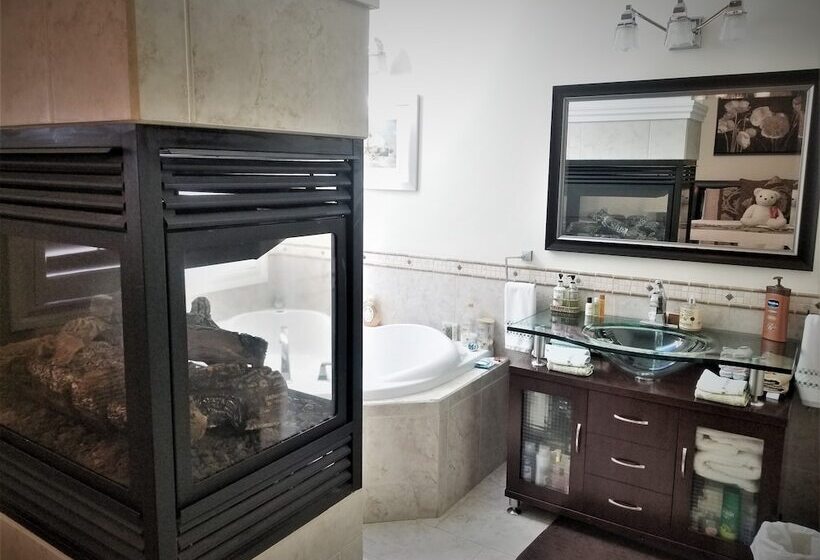 חדר דלוקס, Along River Ridge