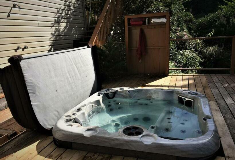 Standardzimmer, Armand Heights