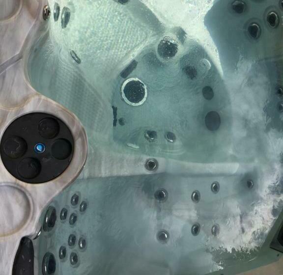 Standardzimmer, Armand Heights