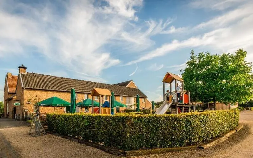 Perhehuone, Auberge De Smockelaer
