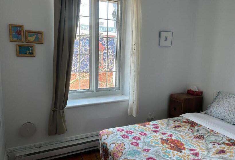 バス共有のスタンダードルーム, à L Adresse Du Centre Ville