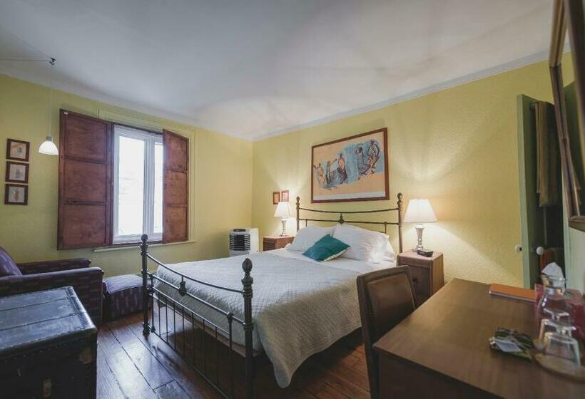 バス共有のスタンダードルーム, à L Adresse Du Centre Ville