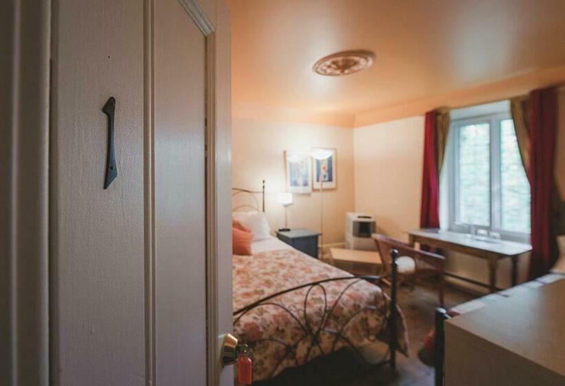 バスルーム共有のトリプルスタンダード, à L Adresse Du Centre Ville