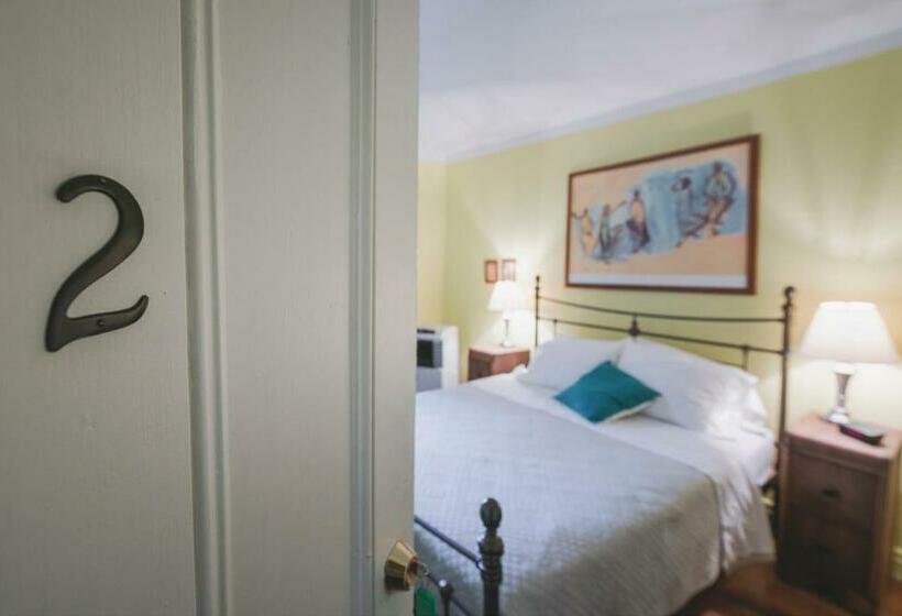 バス共有のスタンダードルーム, à L Adresse Du Centre Ville