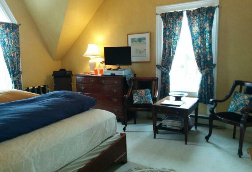 غرفة قياسية سرير كينج, Fairmont House Bed & Breakfast
