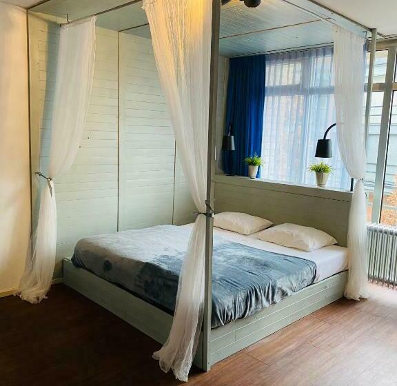 Номер Стандарт, Anno