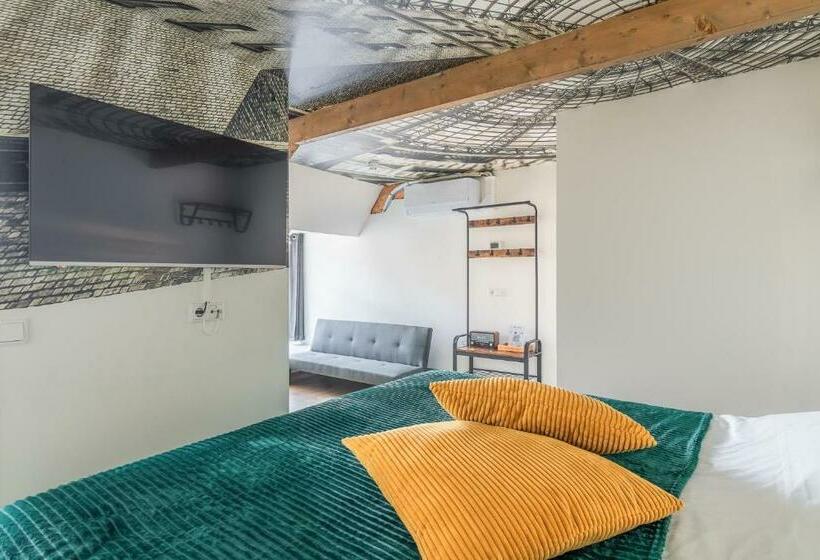 デラックスルーム, Café Restaurant T Raedhûs