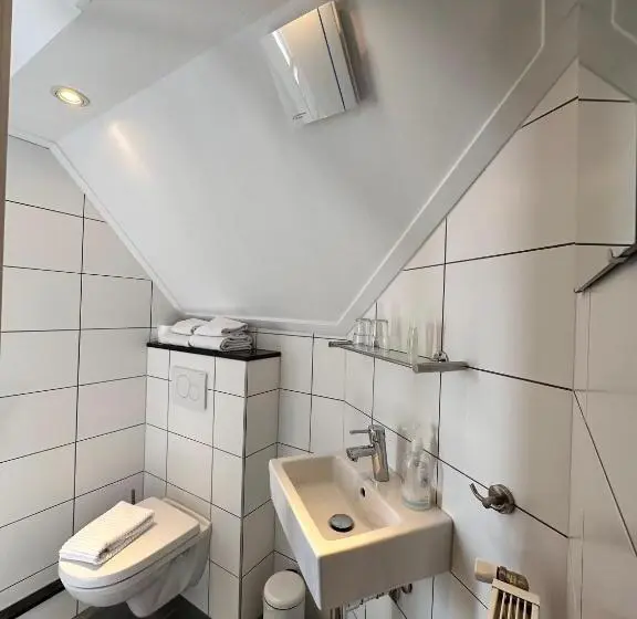 ベーシックルーム, De Lange Akker