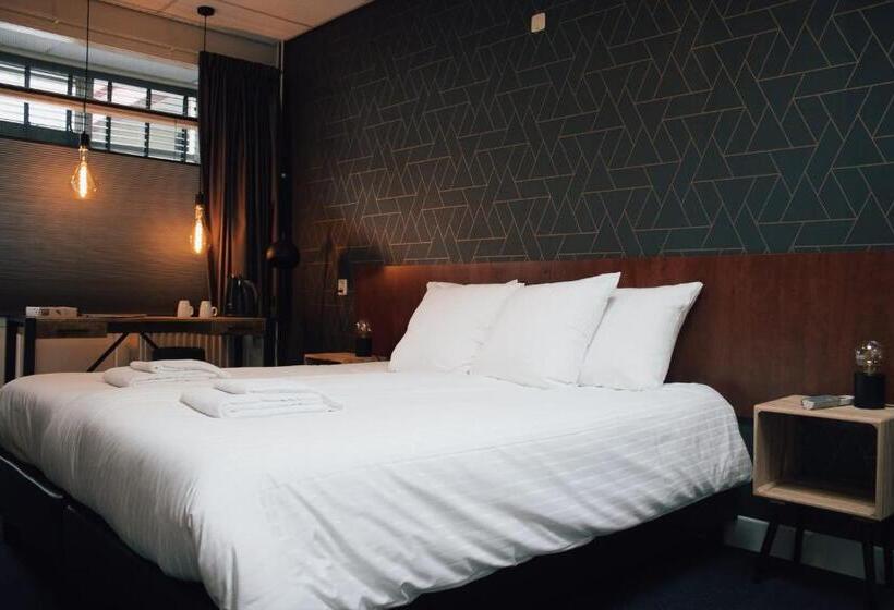 스탠다드 룸, Duhoux