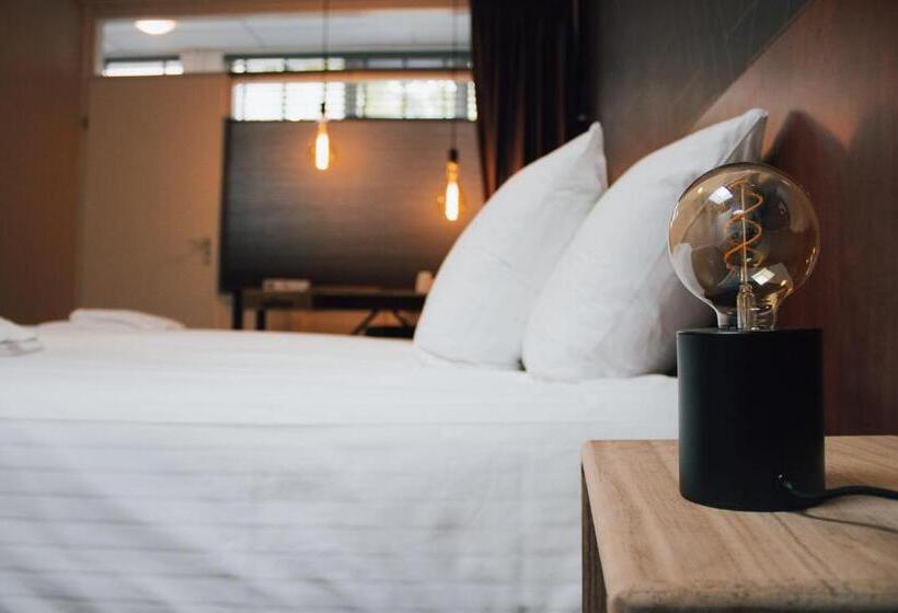 스탠다드 룸, Duhoux