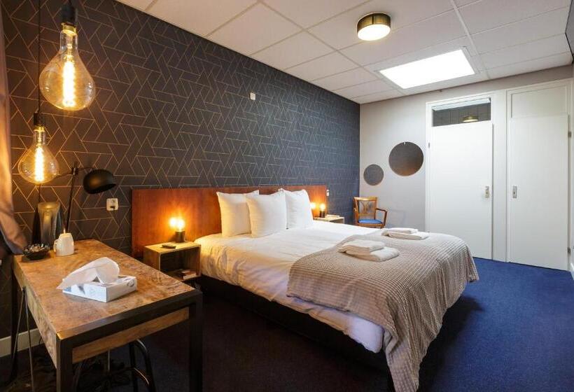 스탠다드 룸, Duhoux