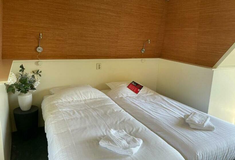 标准间, Huisjes Andijk