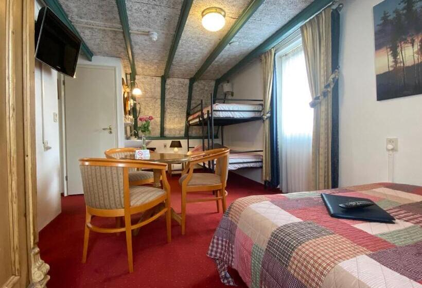 חדר סטנדרט לארבעה, & Restaurant De Fortuna