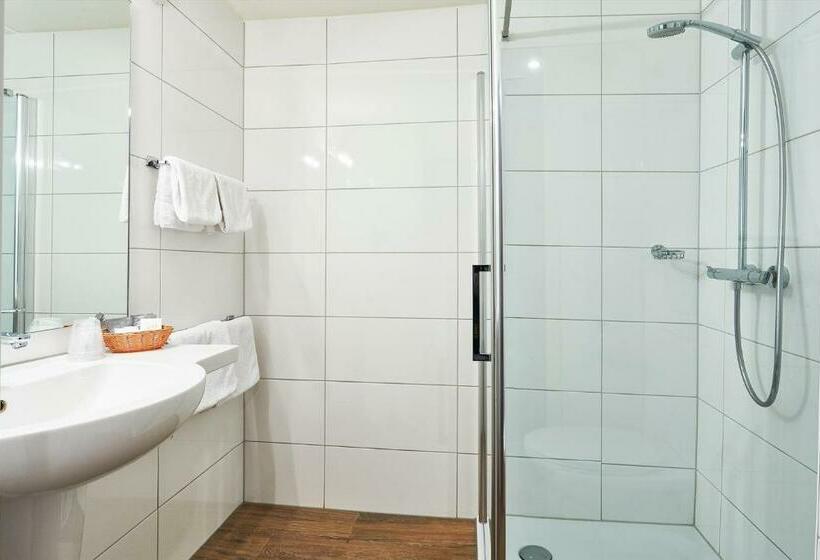 舒适型房间, T Kruisselt