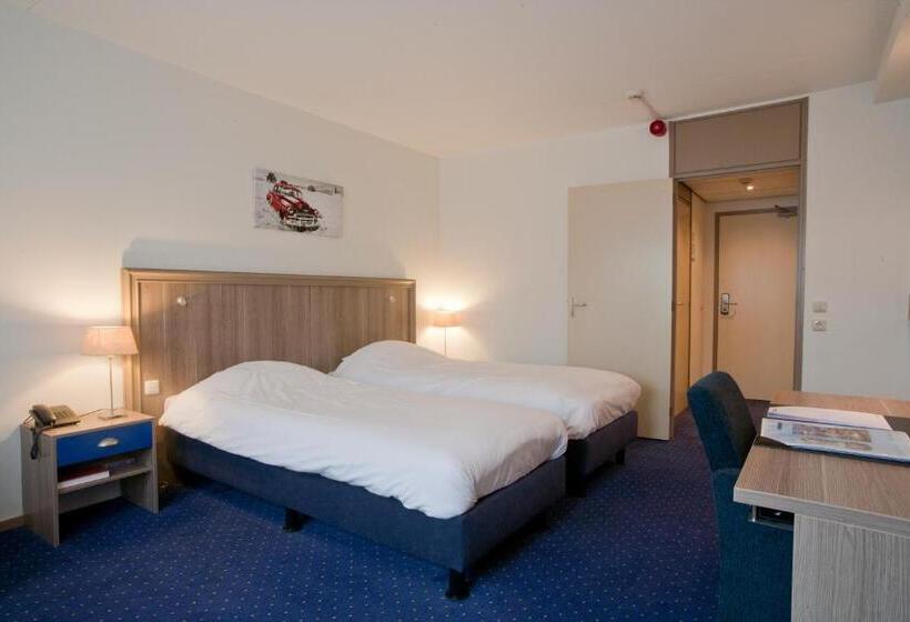 Comfort room with city view, Zwartewater