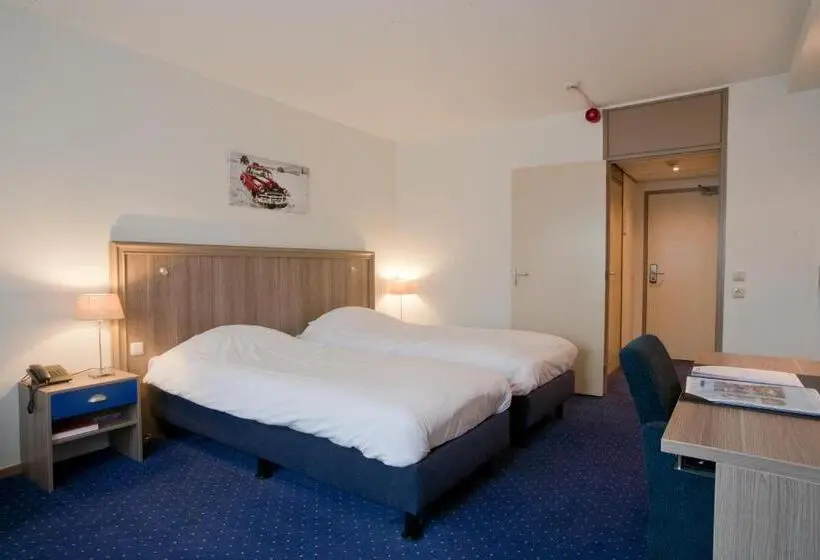 Comfort room with city view, Zwartewater