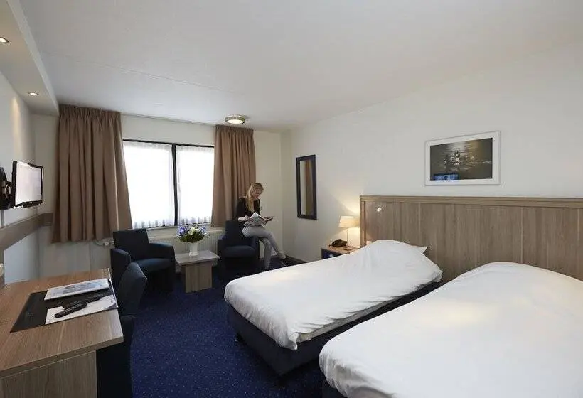 Comfort room with city view, Zwartewater