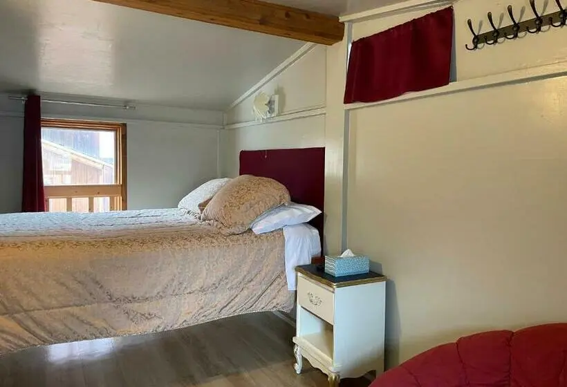 ファミリーステューディオ, Luna Bed & Breakfast
