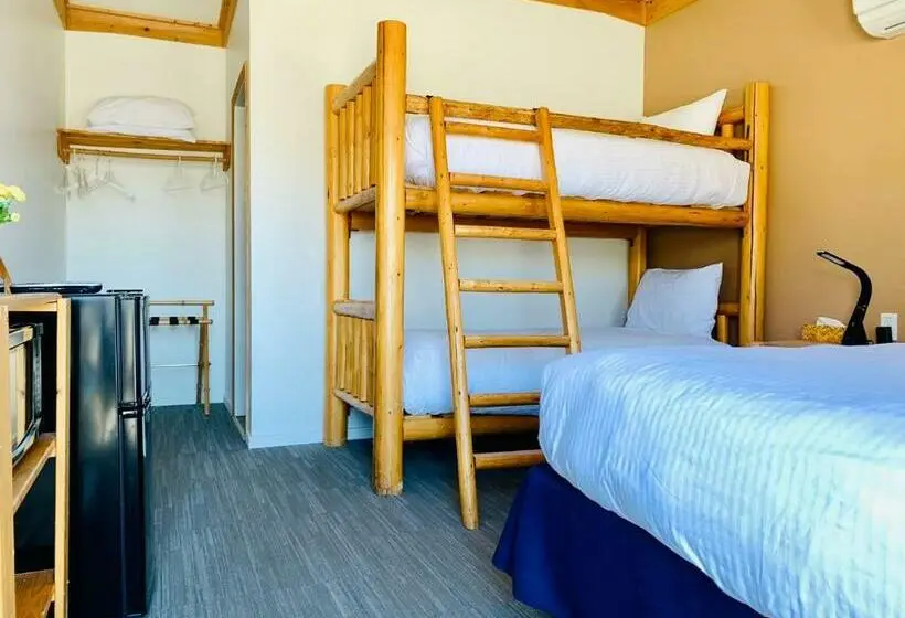 Perhehuone, Bear S Claw Lodge