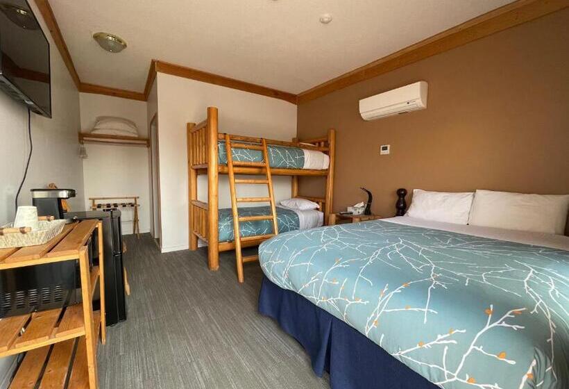家庭间, Bear S Claw Lodge