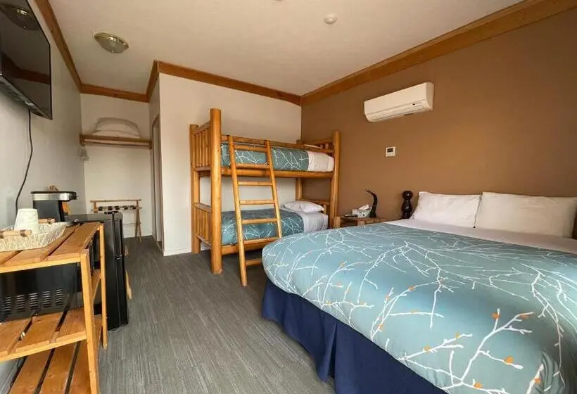 Perhehuone, Bear S Claw Lodge