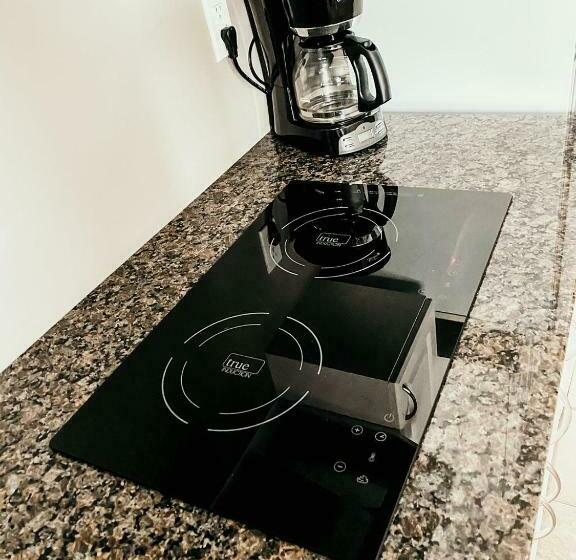 غرفة قياسية, Hinton Highway Inn