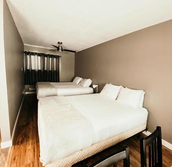 غرفة قياسية, Hinton Highway Inn