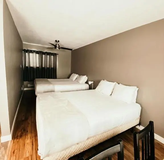 Standard-huone, Hinton Highway Inn