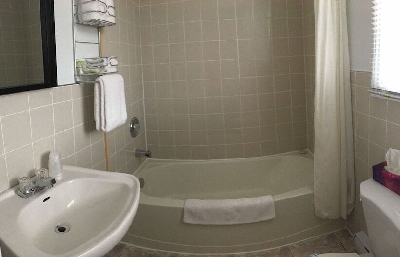 带2个双人床的标准工作室, Motel Sainte Flavie