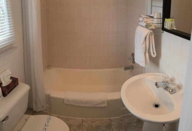 带2个双人床的标准工作室, Motel Sainte Flavie