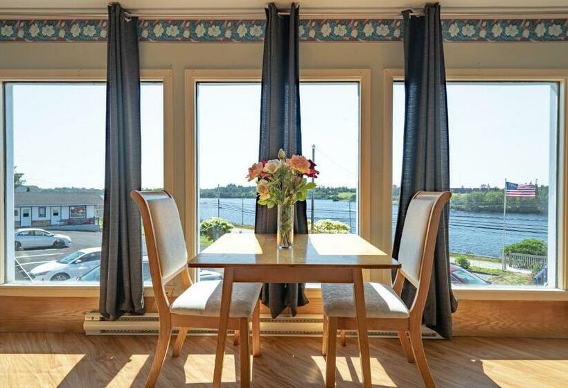 سوییت خانوادگی, Novastar Motel On The Lake