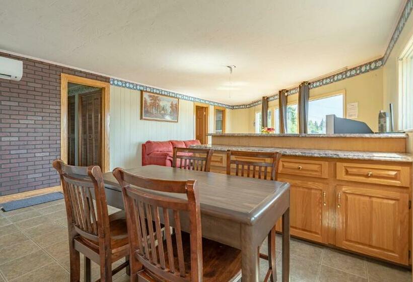 سوییت خانوادگی, Novastar Motel On The Lake