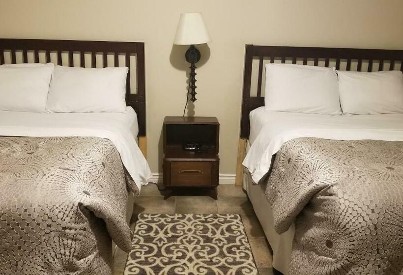 스탠다드 룸 더블 침대 2개, Rothesay Motel